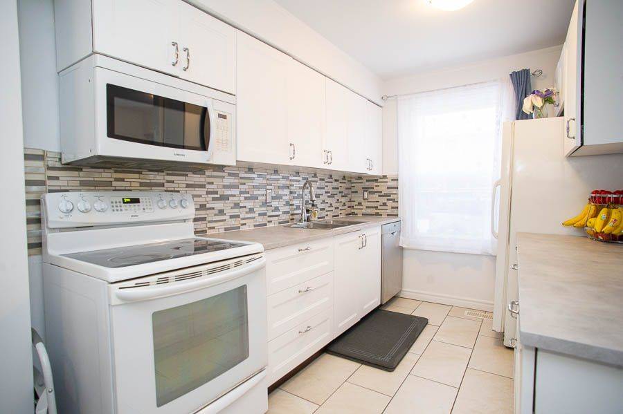 Brantford, ON N3S 7L4,496 Grey ST #B