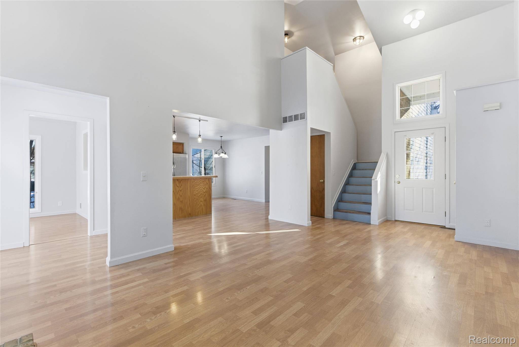 Waterford, MI 48329,5654 Rowley BLVD