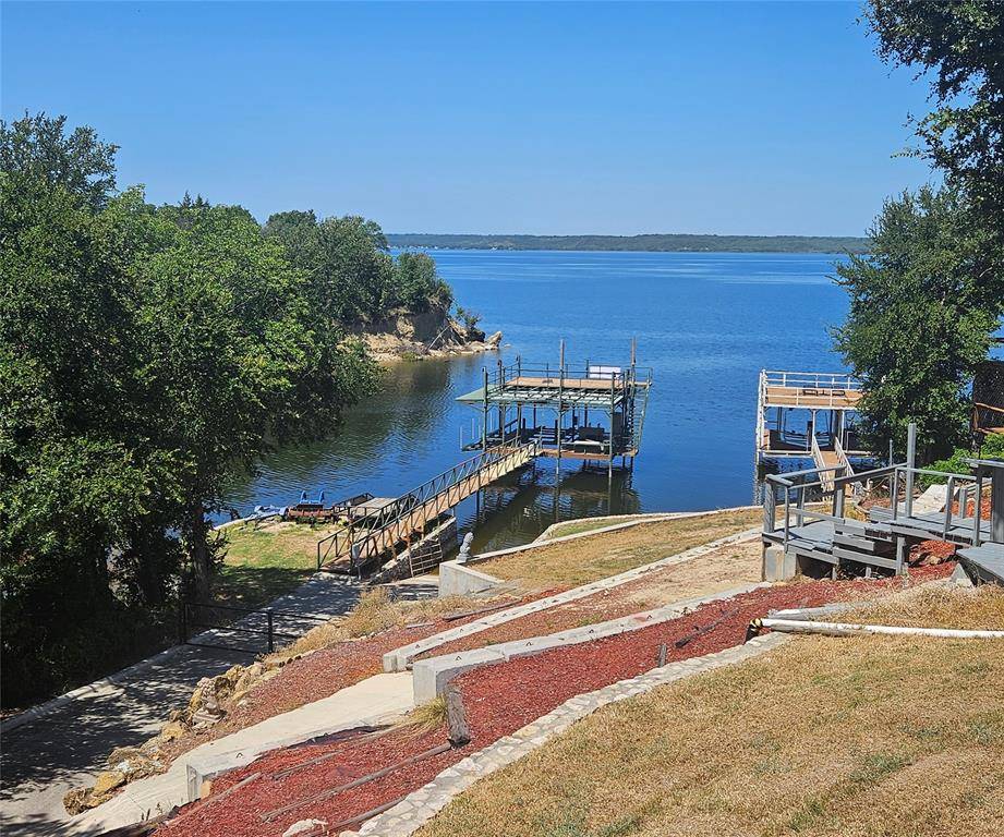 Lake Bridgeport, TX 76426,411 N Lake Shore Circle