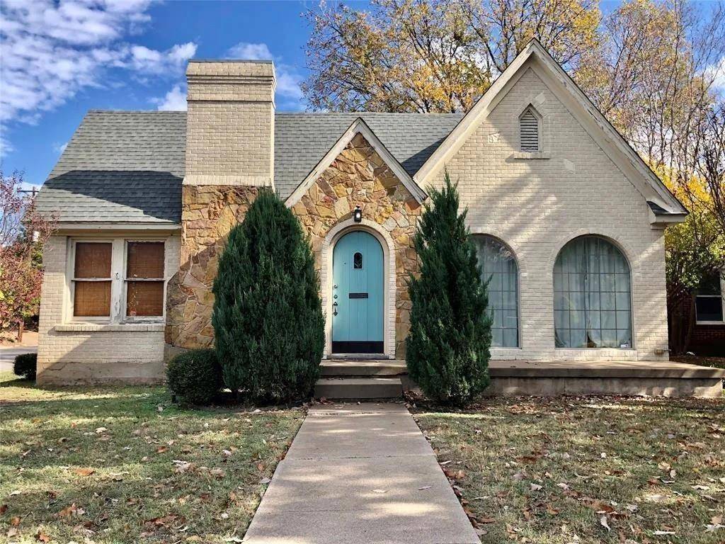 Fort Worth, TX 76109,3301 Rogers Avenue #B