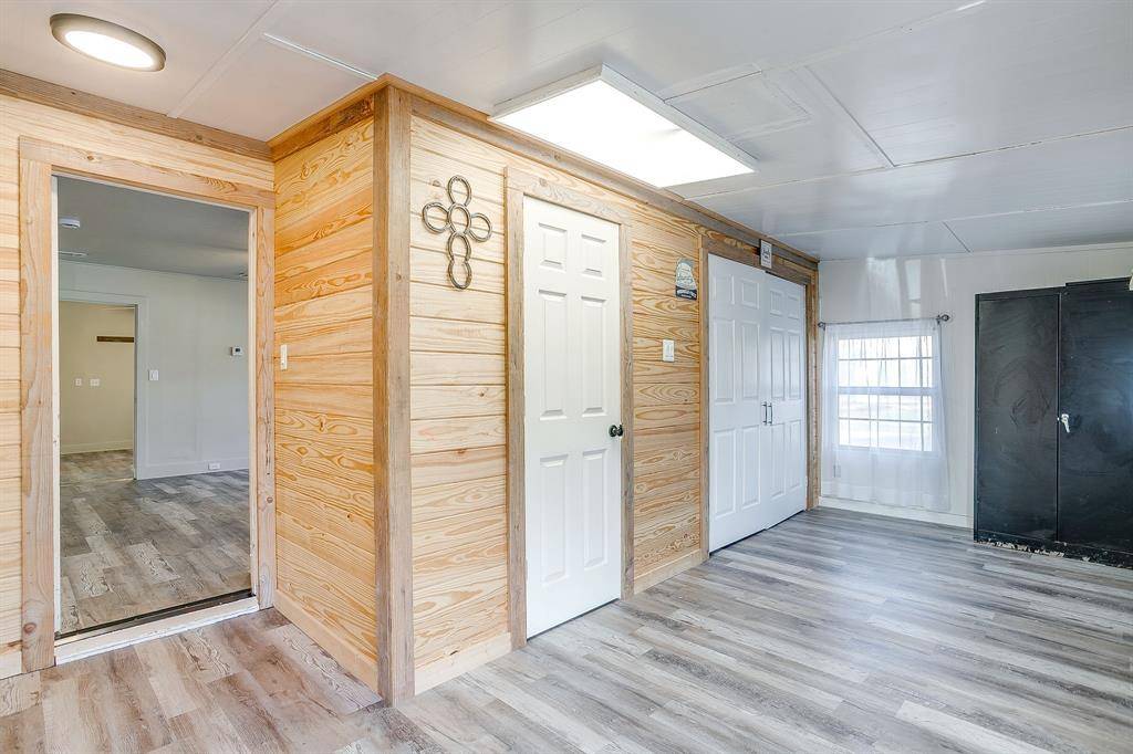 Meridian, TX 76665,206 Bateman