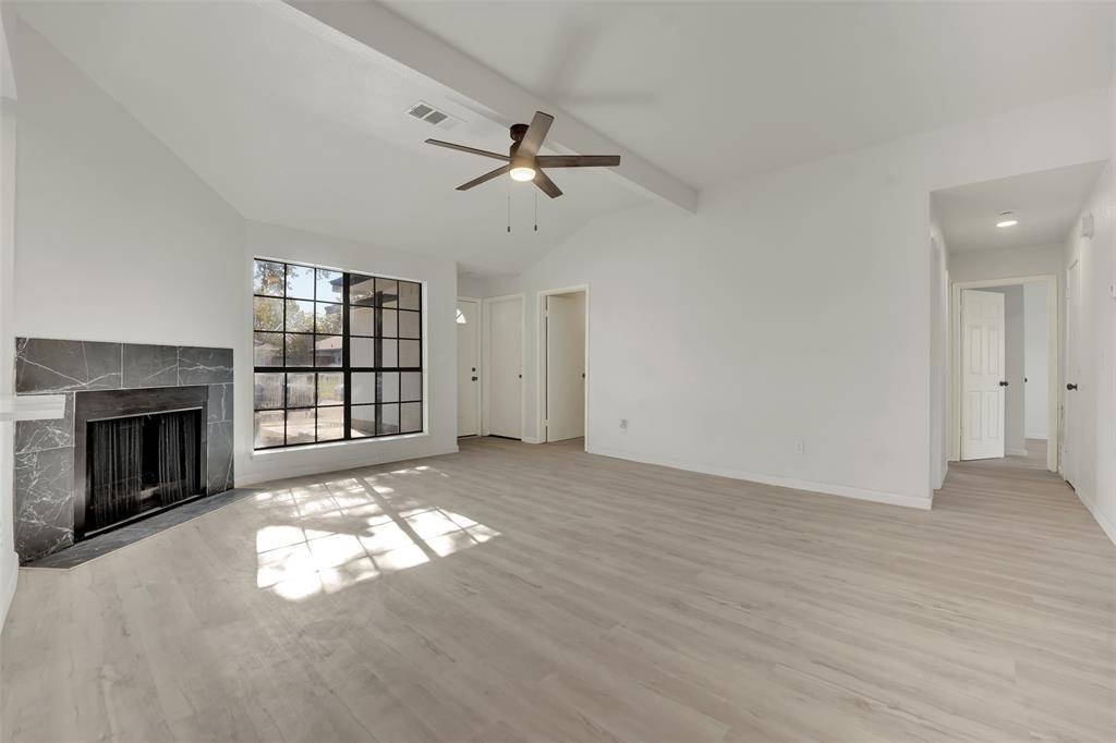 Arlington, TX 76002,615 Red Coat Lane