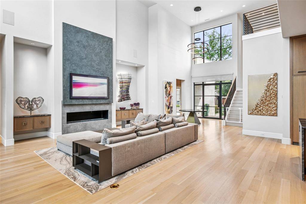 Dallas, TX 75230,6307 Lavendale Avenue