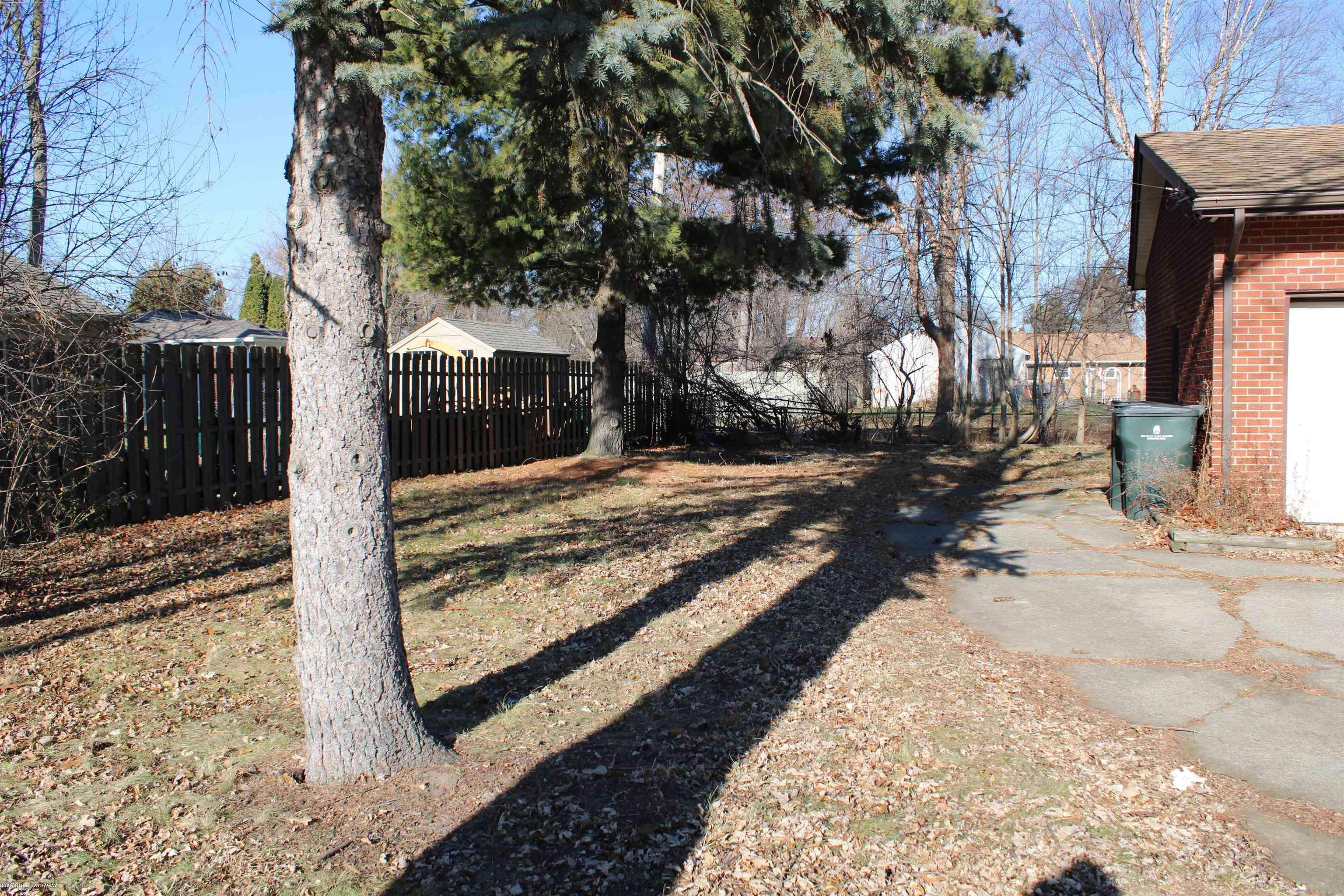 Saint Clair Shores, MI 48081,21181 Gordon RD