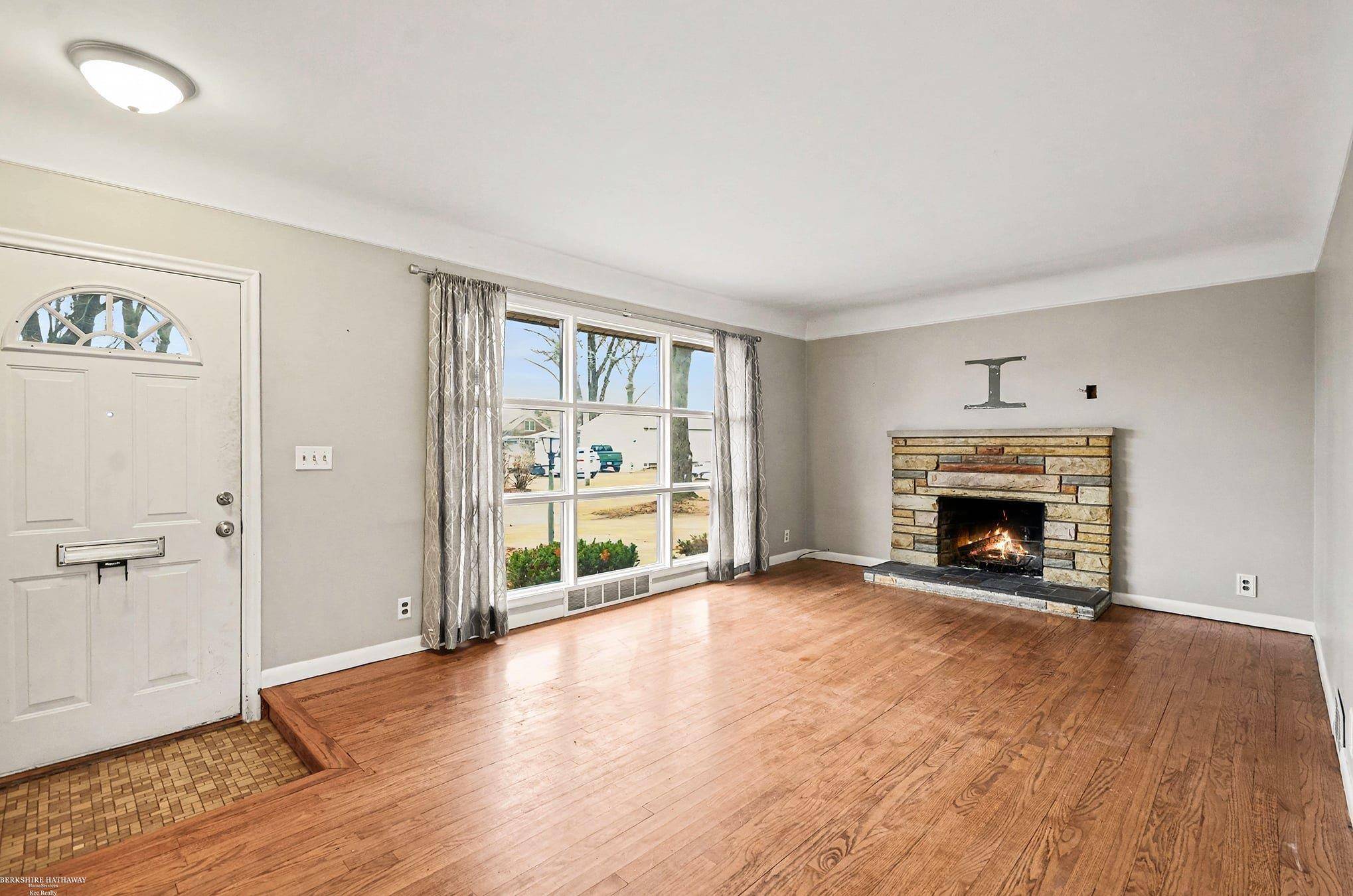 Saint Clair Shores, MI 48081,21181 Gordon RD