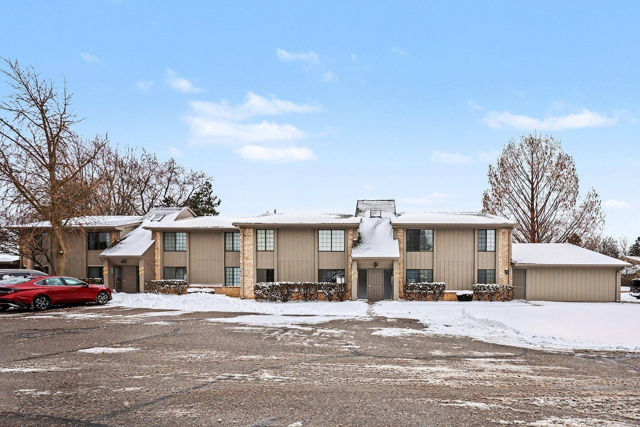 Rochester Hills, MI 48309,1891 Meadow Dale CT