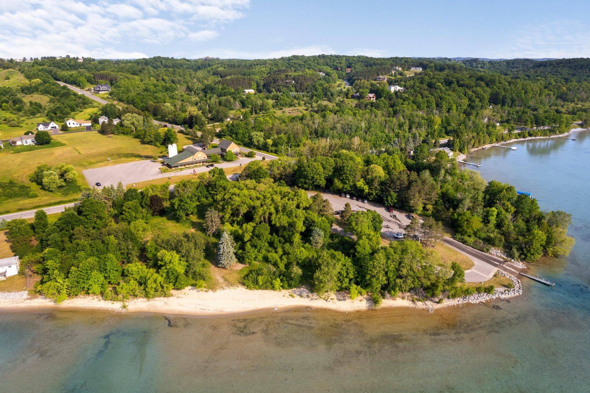 5046 S West Bay SHR, Bingham Twp, MI 49682