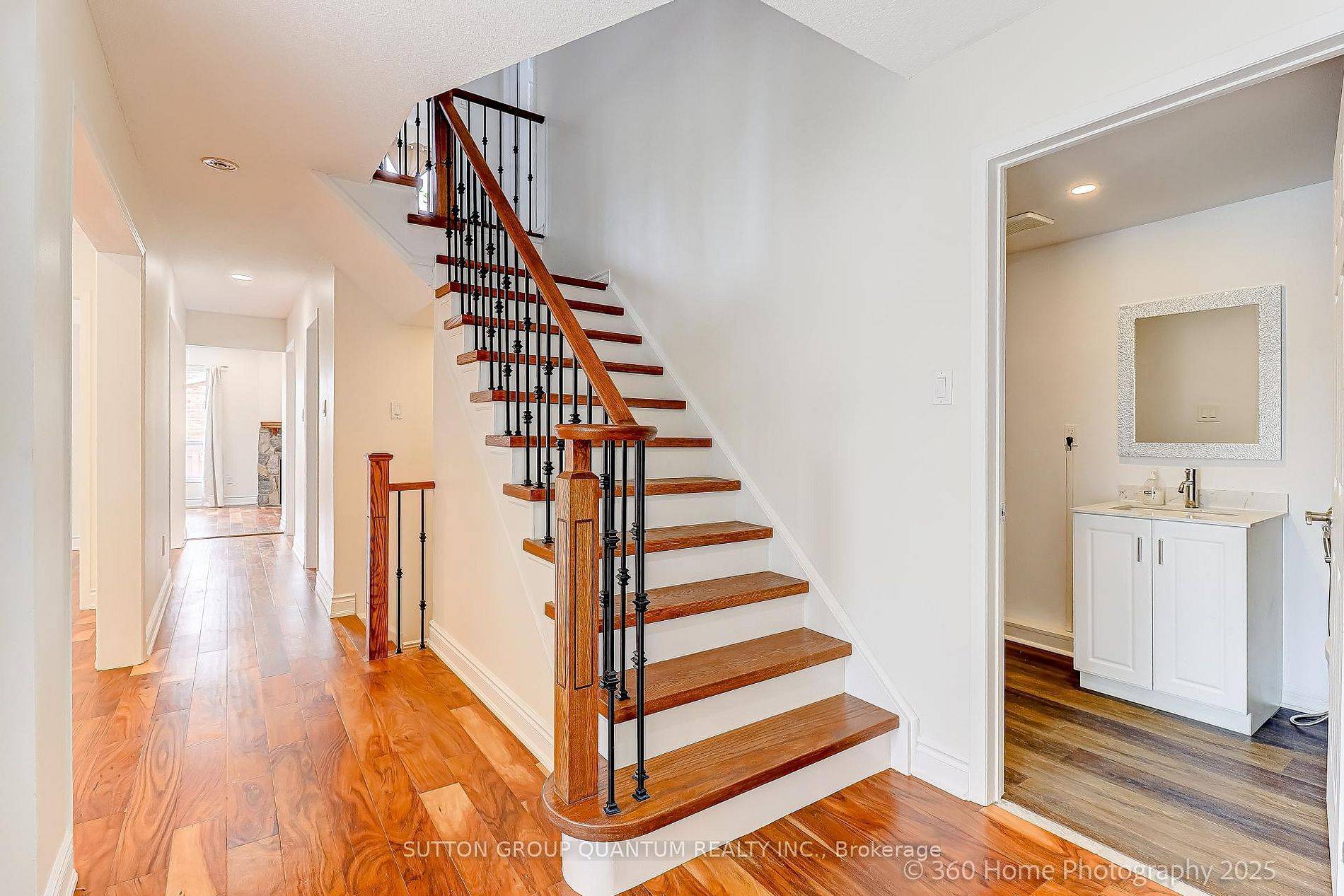 Mississauga, ON L5N 7C9,3246 Fanleaf DR