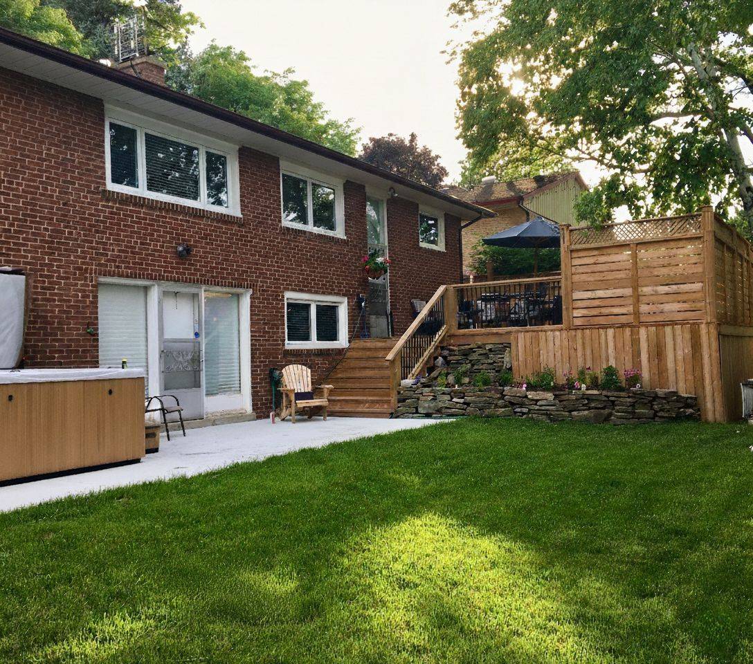 Mississauga, ON L5C 2M6,3247 Flanagan CRES