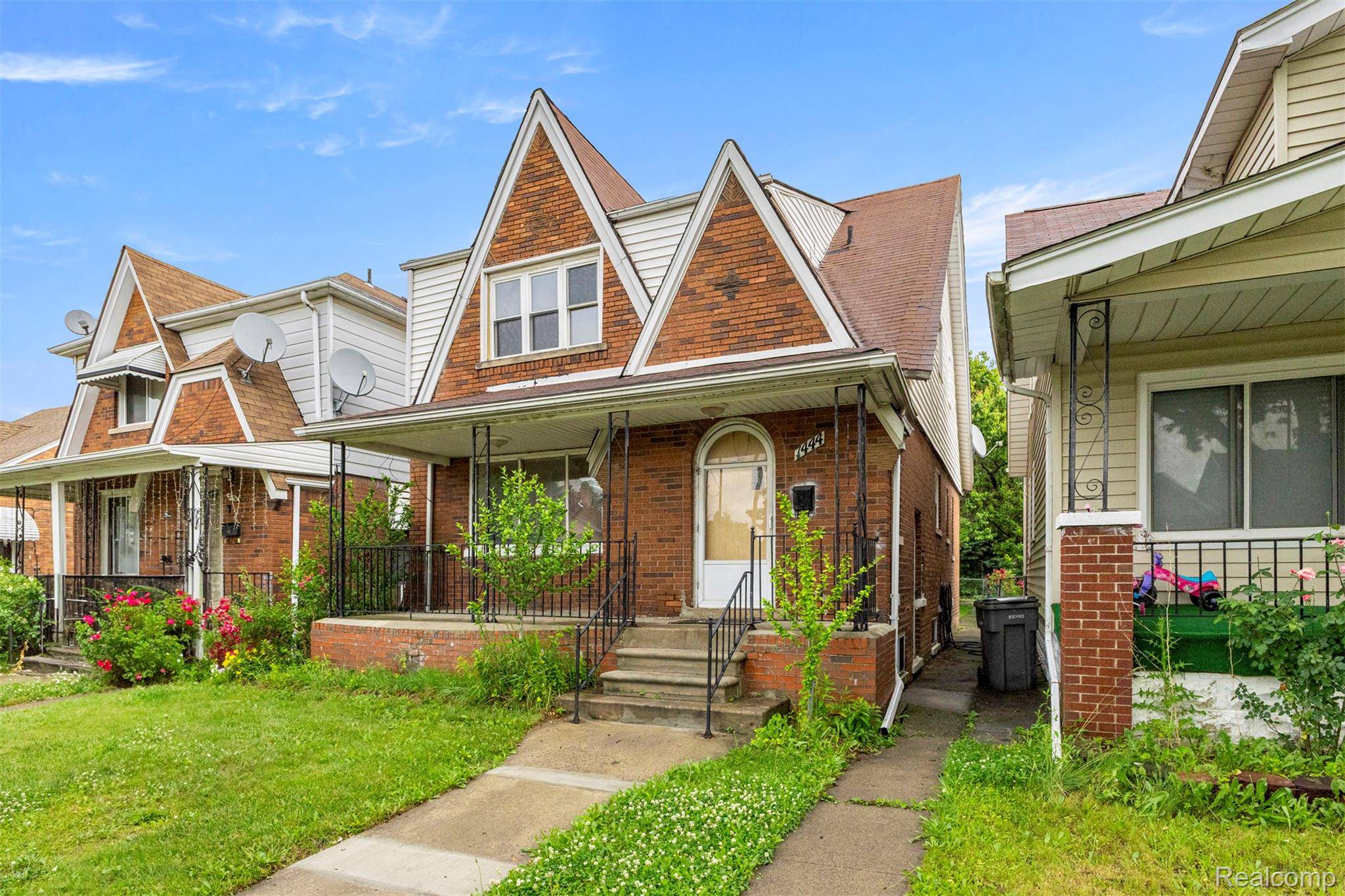 Dearborn, MI 48126,7444 Kendal ST