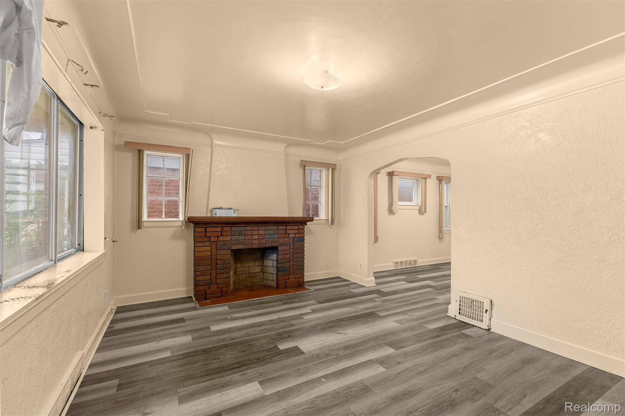 Dearborn, MI 48126,7444 Kendal ST