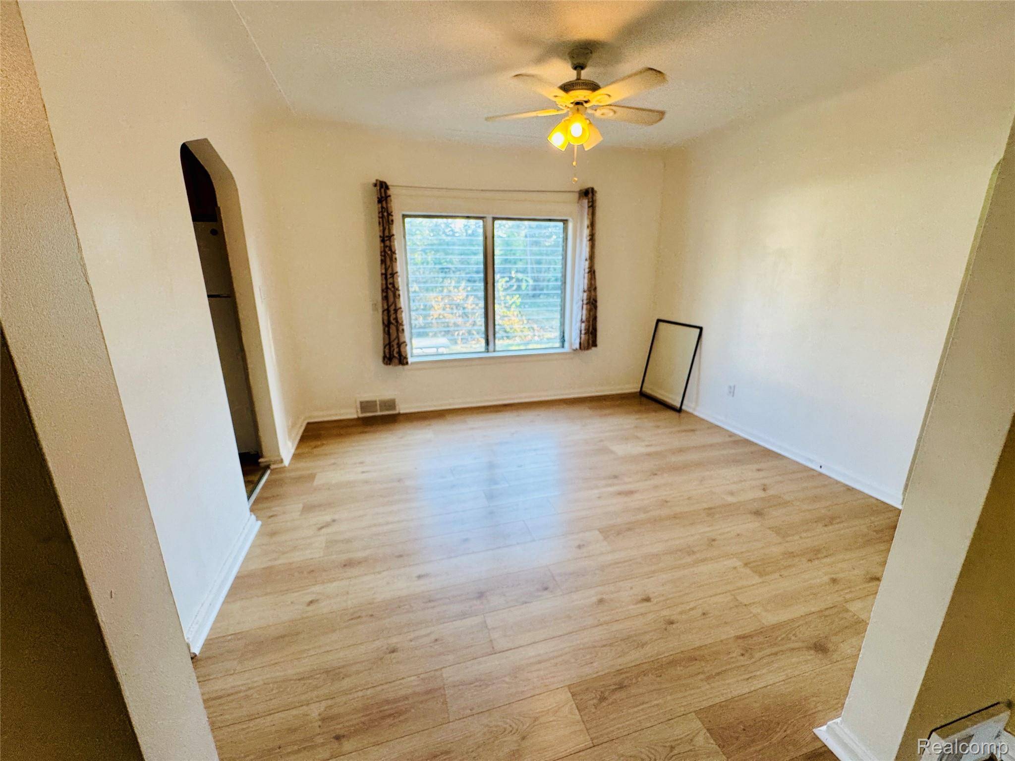 Warren, MI 48089,8238 Fisher AVE