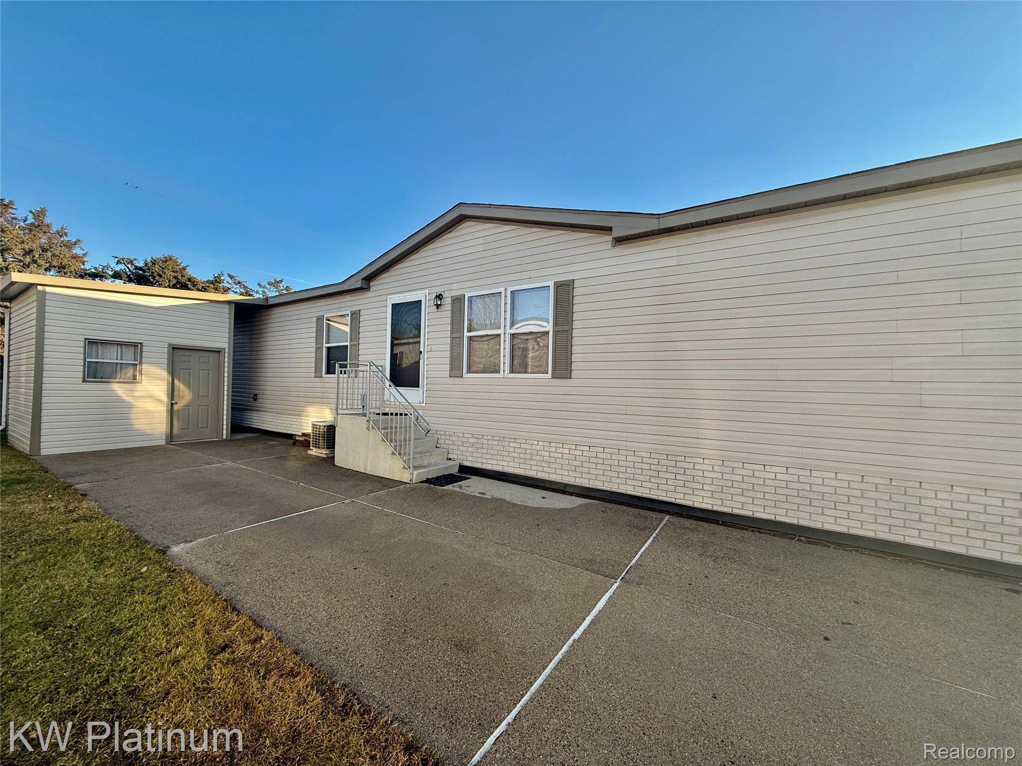 Shelby Twp, MI 48315,49872 Teton Pass