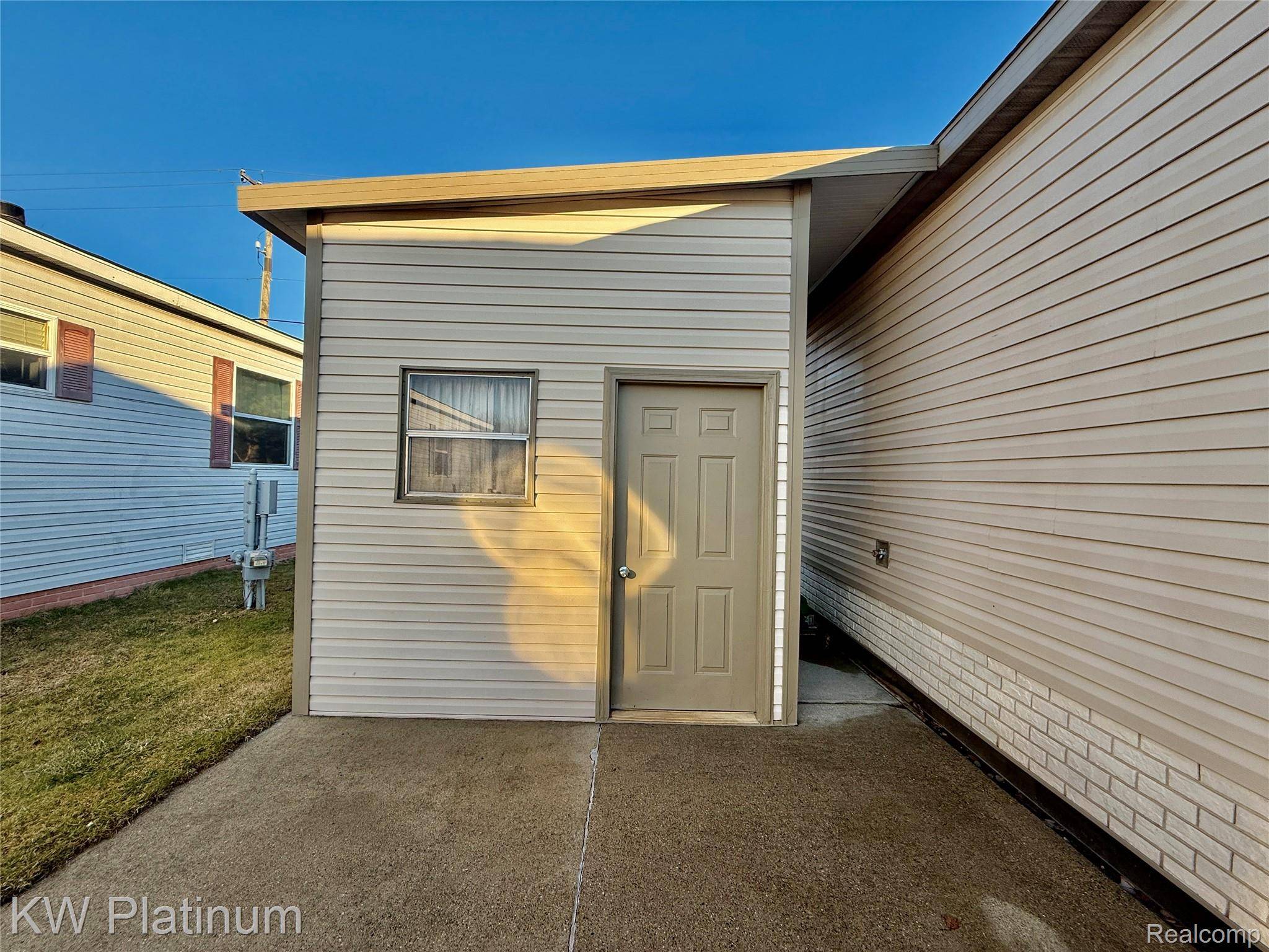 Shelby Twp, MI 48315,49872 Teton Pass