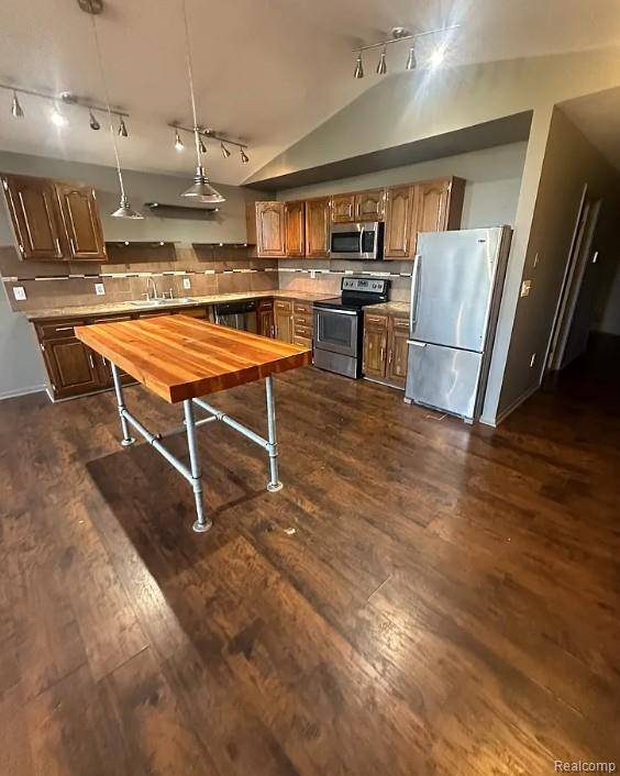 Fenton, MI 48430,403 S Leroy ST #A