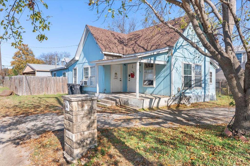 Cleburne, TX 76031,109 N Kouns Street