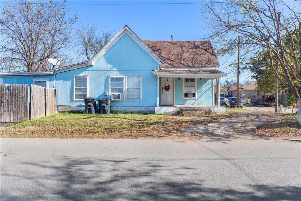 Cleburne, TX 76031,109 N Kouns Street