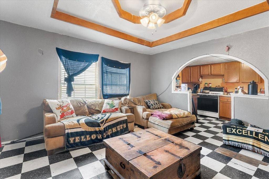 Cleburne, TX 76031,109 N Kouns Street