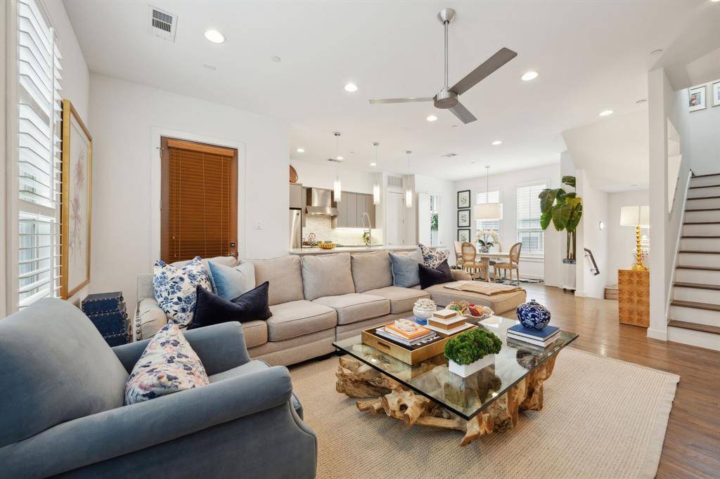 Dallas, TX 75206,5015 Manett Street #104