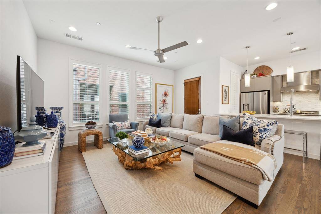 Dallas, TX 75206,5015 Manett Street #104