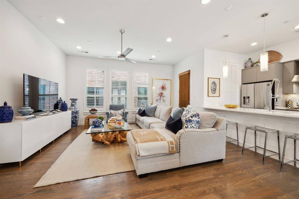 Dallas, TX 75206,5015 Manett Street #104