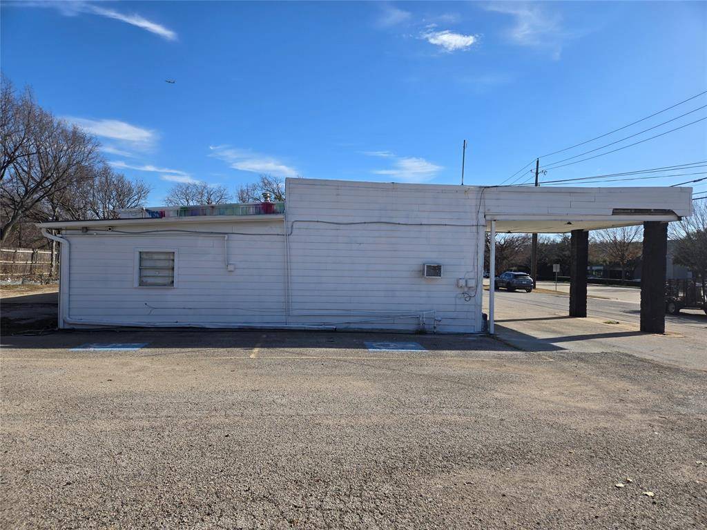 Grapevine, TX 76051,701 E Dallas Road