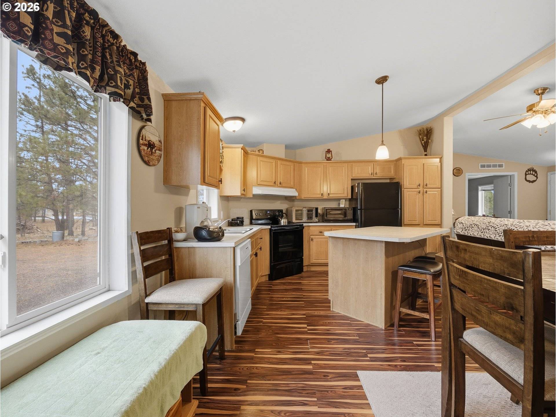 271 S FAIRWAY RD ##B, Tygh Valley, OR 97063