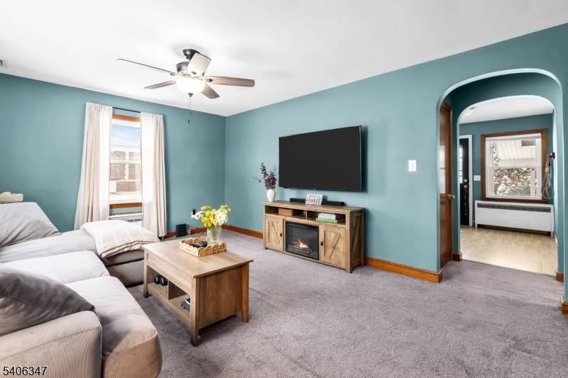 Phillipsburg Town, NJ 08865,593 Corliss Ave