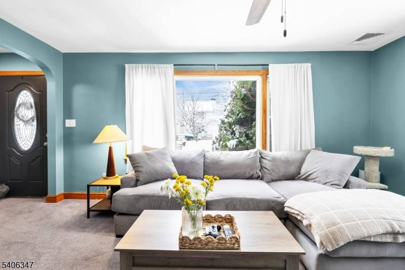 Phillipsburg Town, NJ 08865,593 Corliss Ave