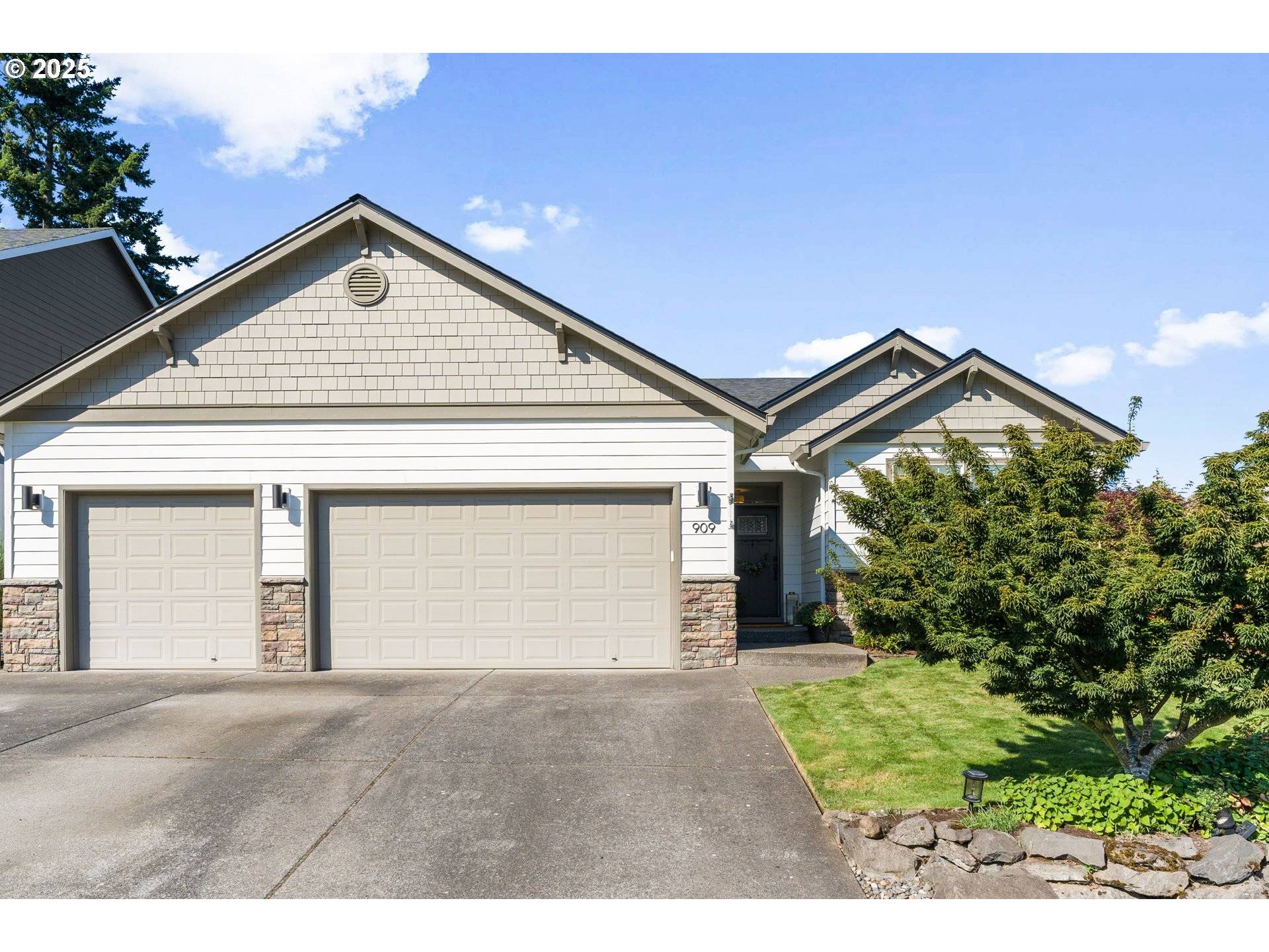 Camas, WA 98607,909 NW 22ND AVE