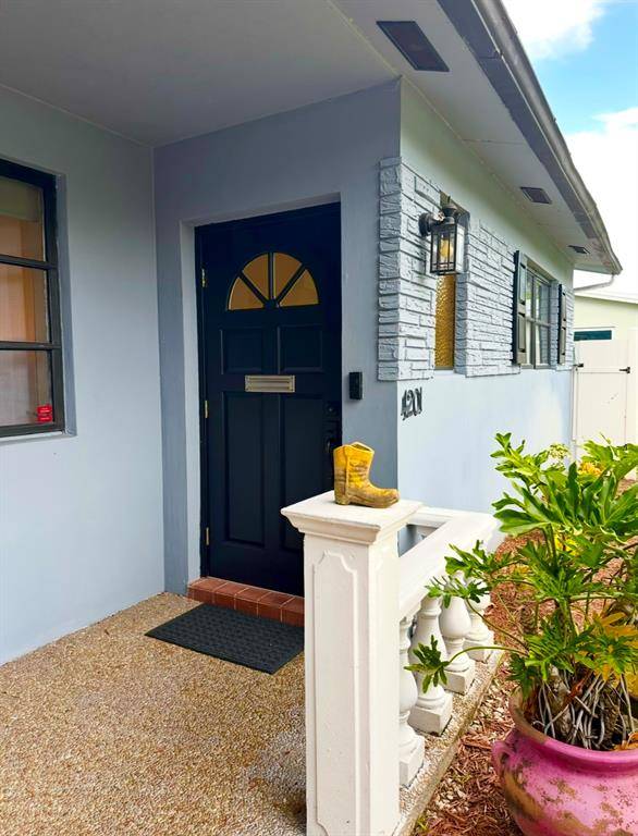 Hollywood, FL 33021,4201 Thomas St