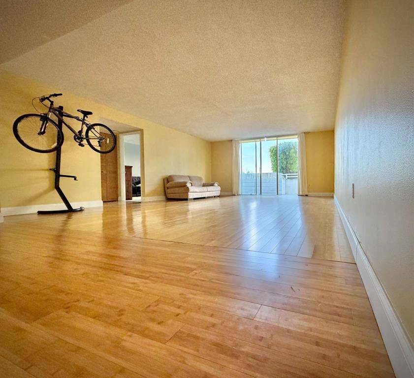 Aventura, FL 33160,2801 NE 183rd St #202W