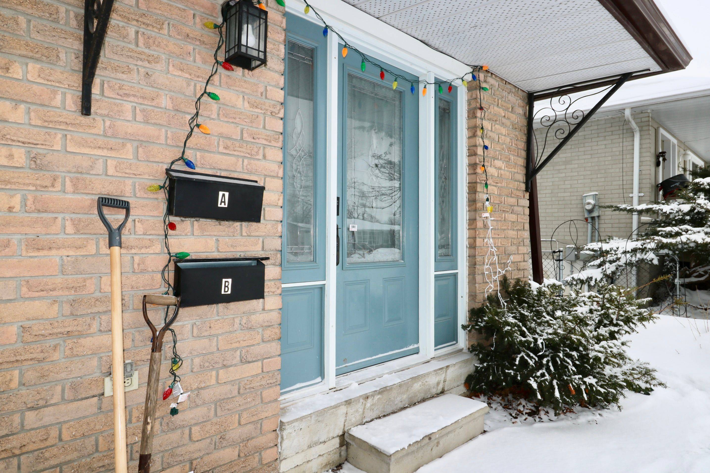 Barrie, ON L4M 2W2,14 College CRES