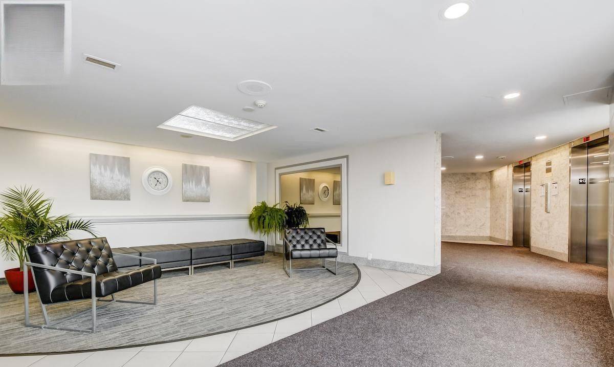 915 Elmsmere RD #817, Beacon Hill North - South And Area, ON K1J 8H8