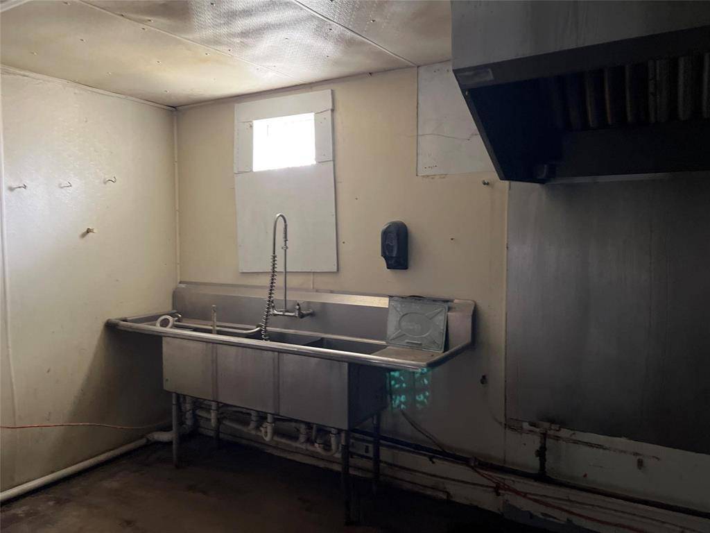 Emory, TX 75440,937 S State Highway 19