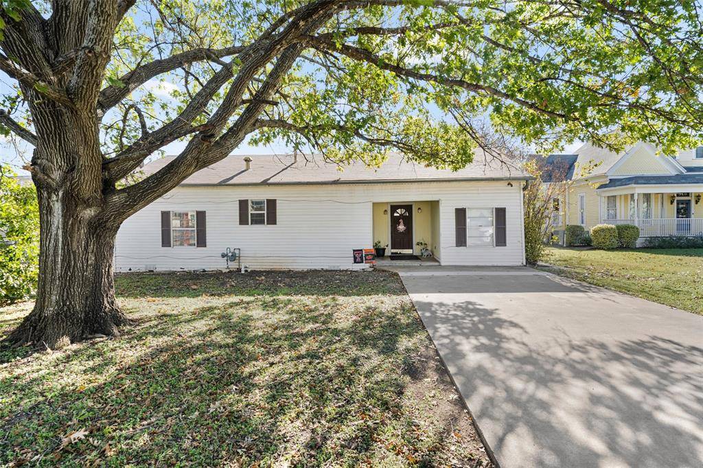 Mcgregor, TX 76657,502 W 6th Street