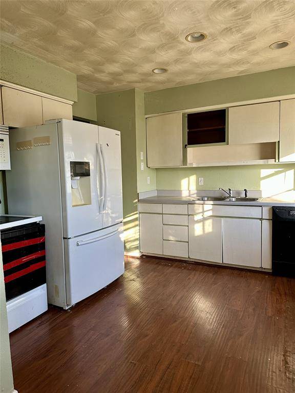 Irving, TX 75060,206 Senter Valley Road