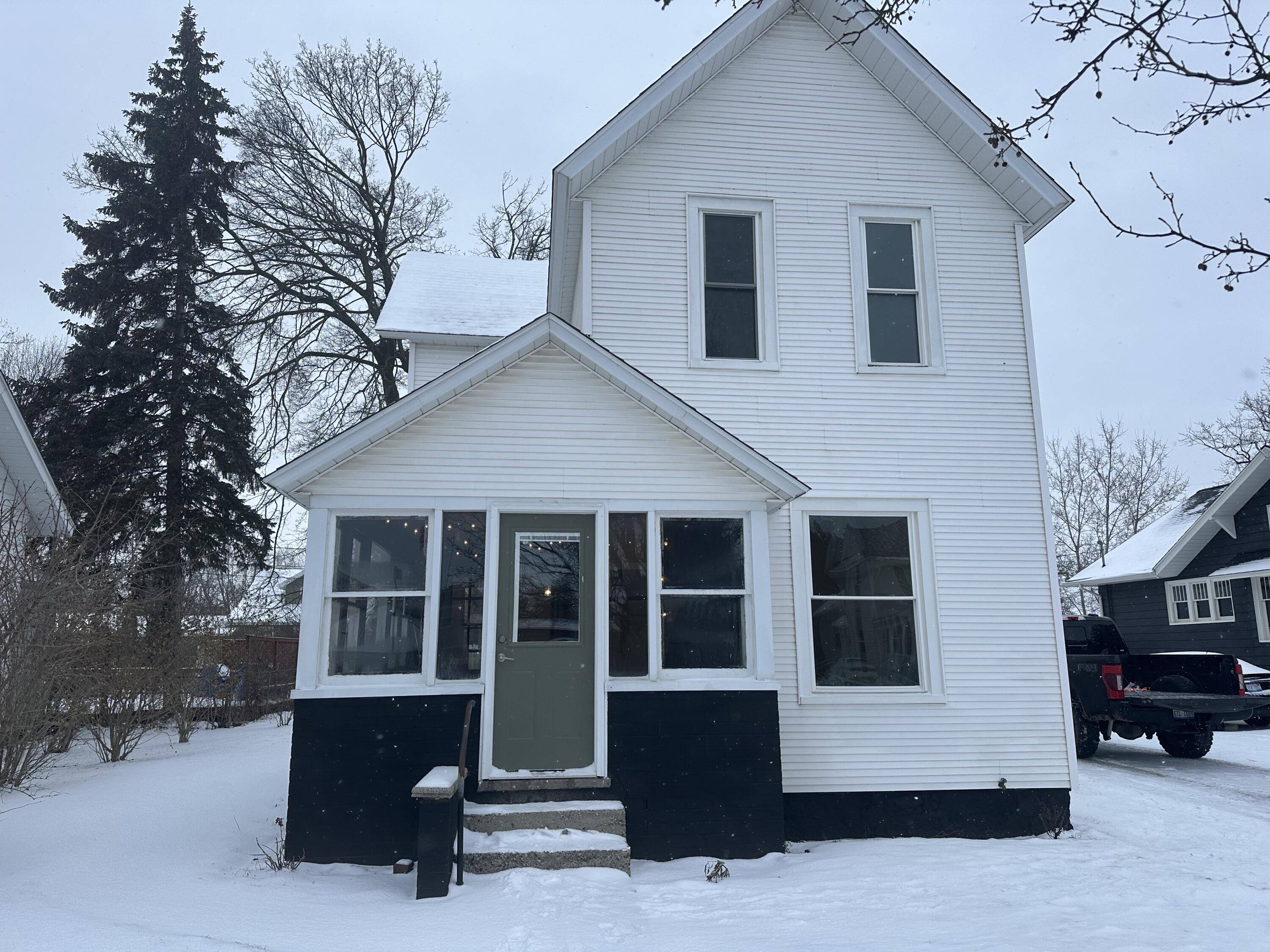 Zeeland, MI 49464,32 W Main AVE