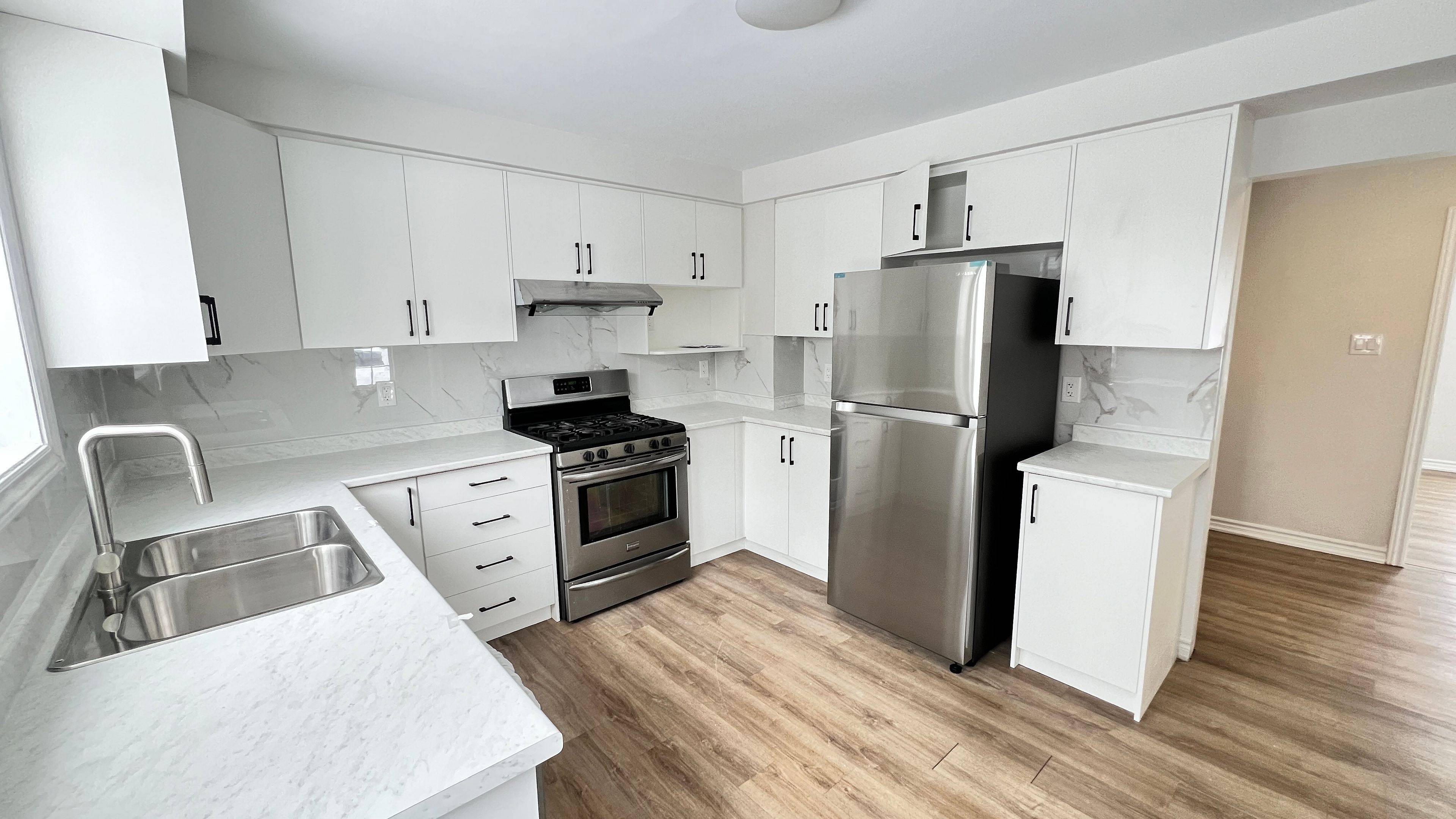 Brampton, ON L6T 3B1,26 Edenridge DR