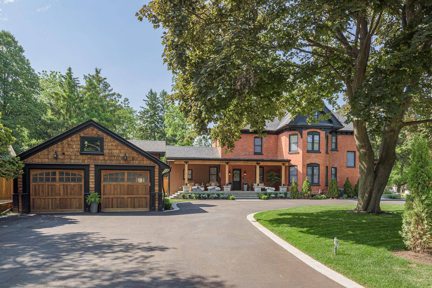 Oakville, ON L6J 4A3,376 Chartwell RD