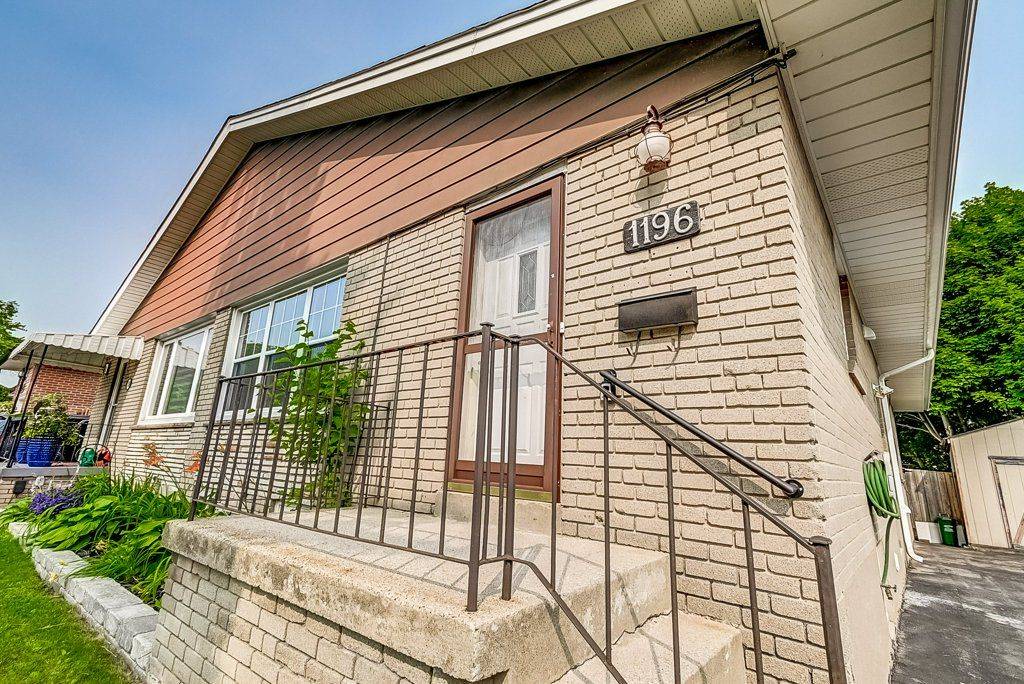 Oakville, ON L6H 1P7,1196 GRANGE RD #MAIN FLR