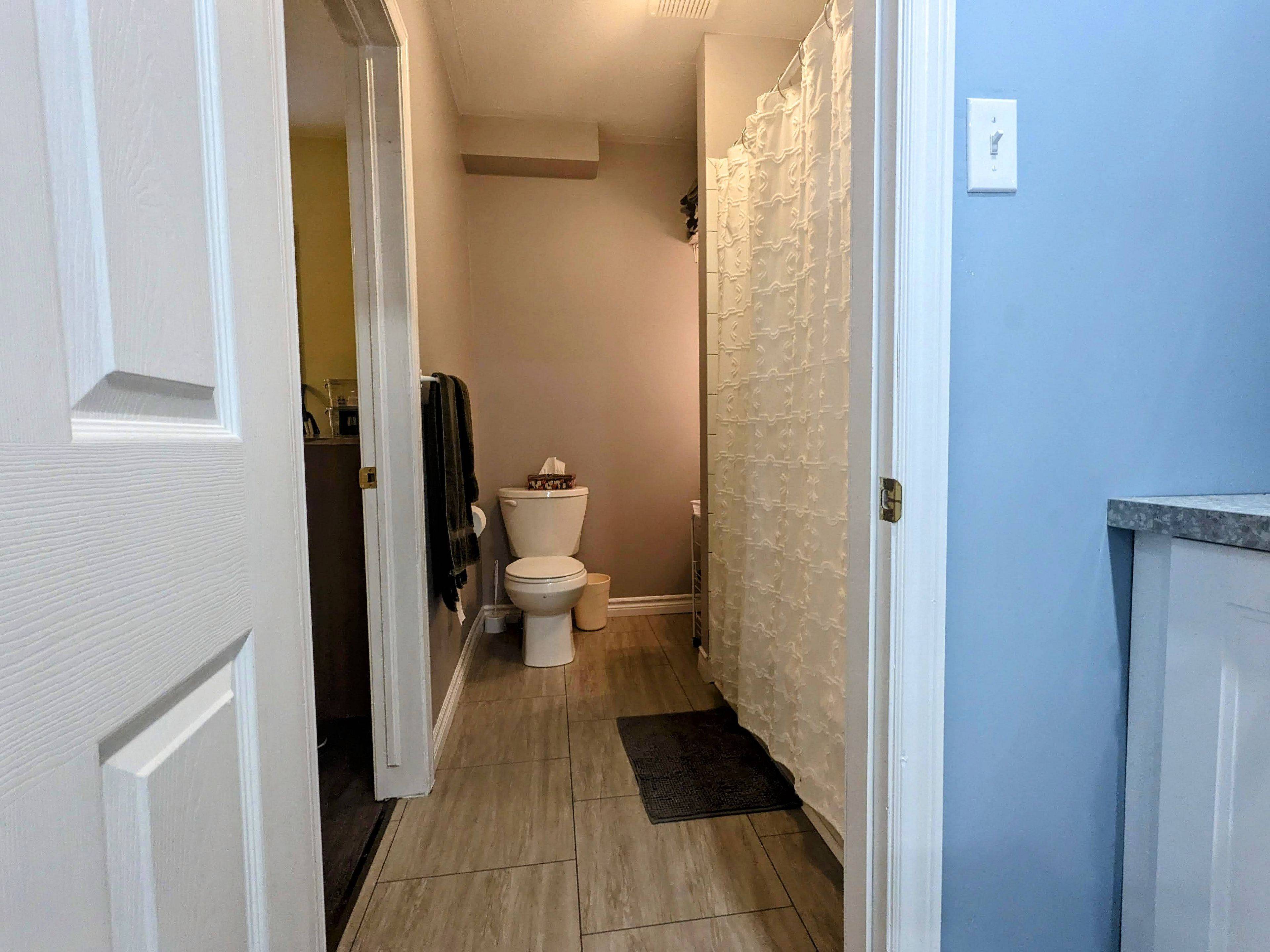 Fort Erie, ON L0S 1B0,372 BEECHWOOD AVE #B