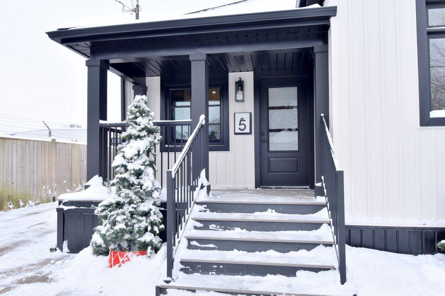 Welland, ON L3B 4H1,5 Cozy ST