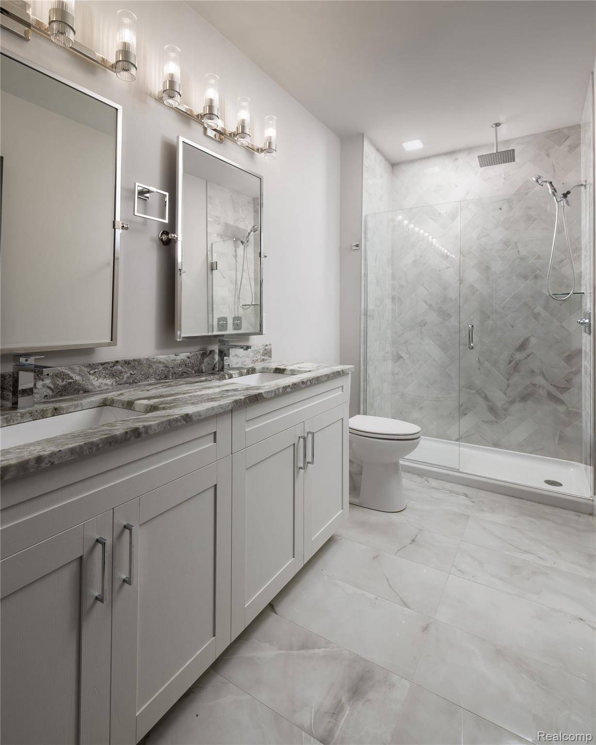 Royal Oak, MI 48067,222 E 6th ST #606