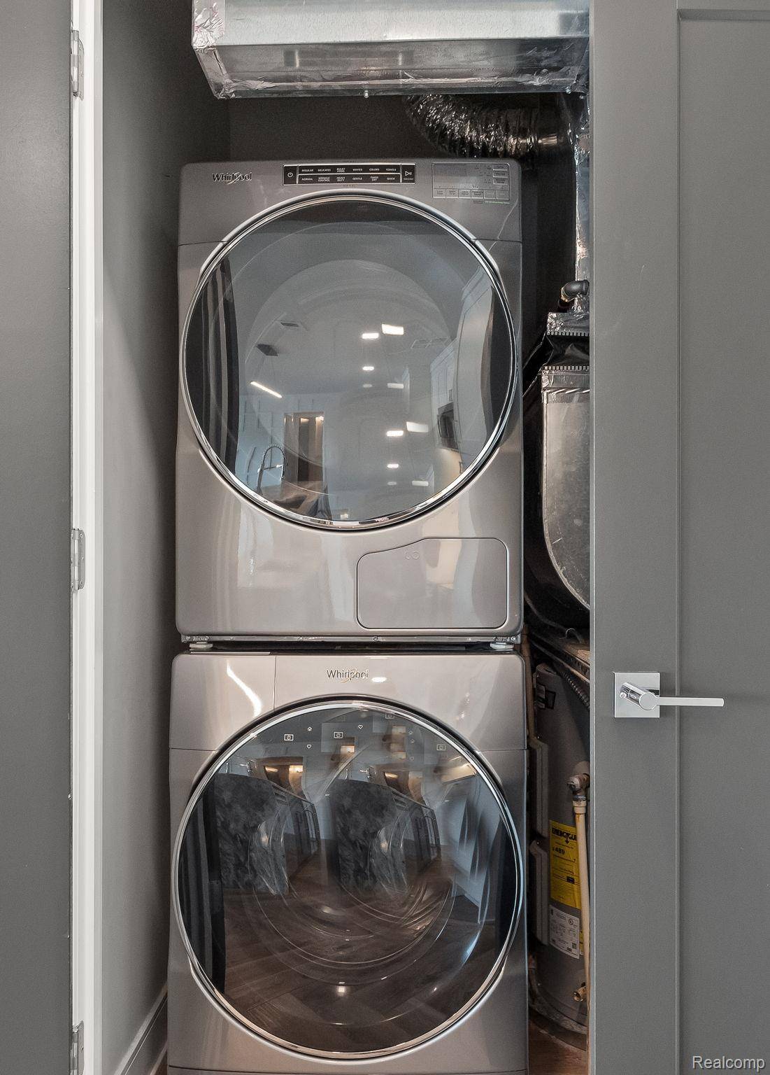 Royal Oak, MI 48067,222 E 6th ST #606