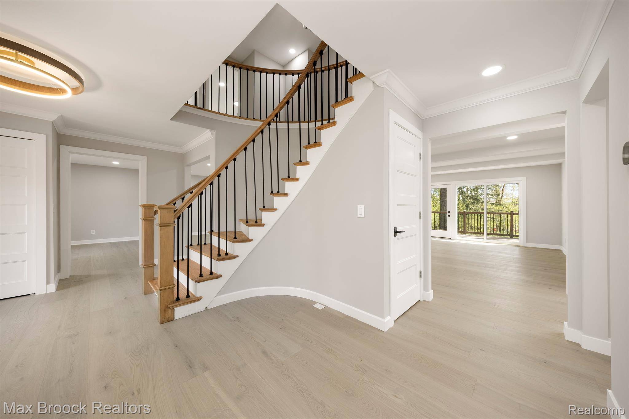 Bloomfield Hills, MI 48302,5240 CLARENDON CREST ST