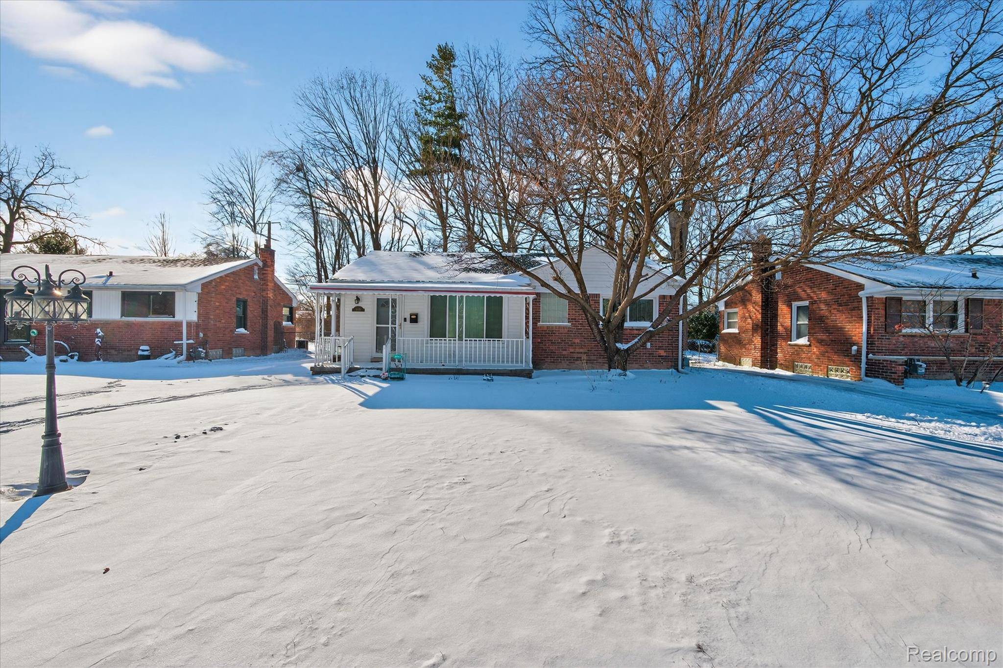 Dearborn, MI 48124,19145 Snow AVE