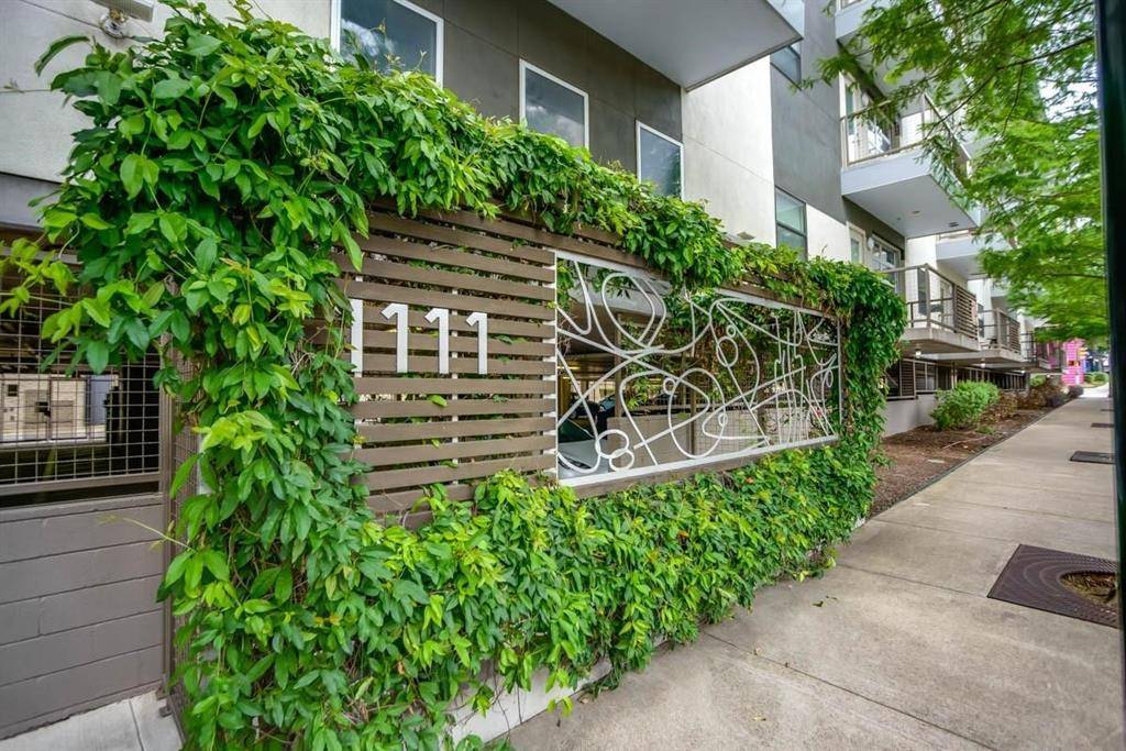 Dallas, TX 75215,1111 S Akard Street #309