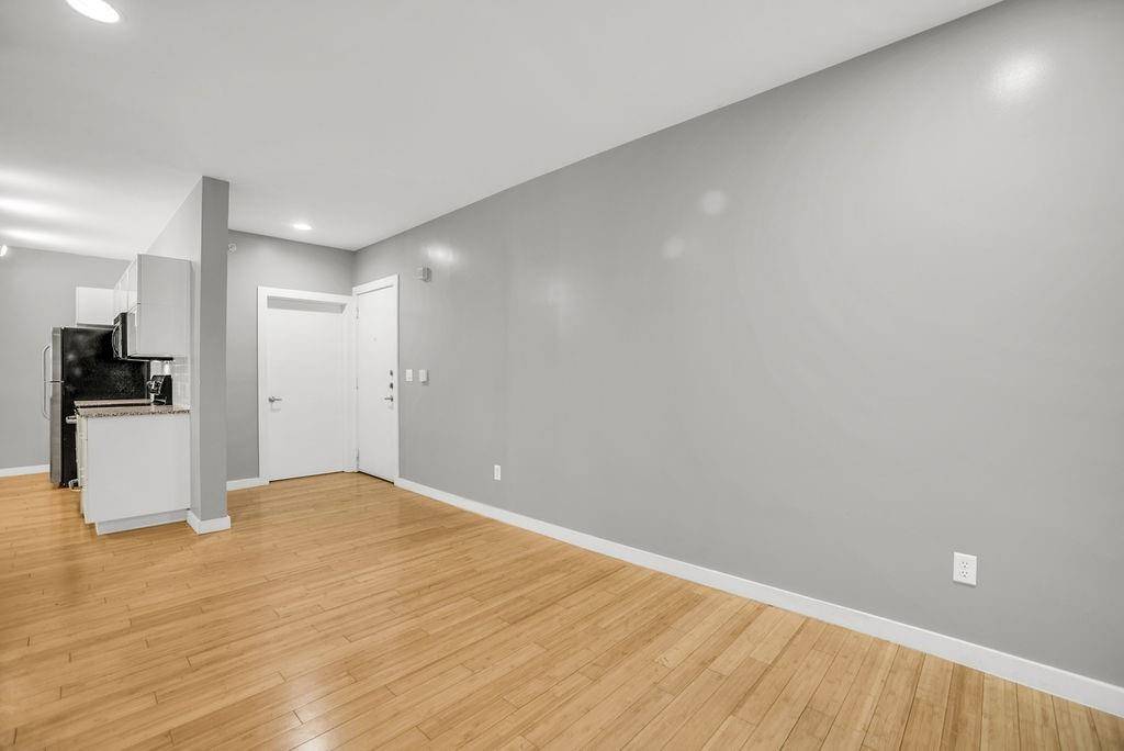 Dallas, TX 75215,1111 S Akard Street #309