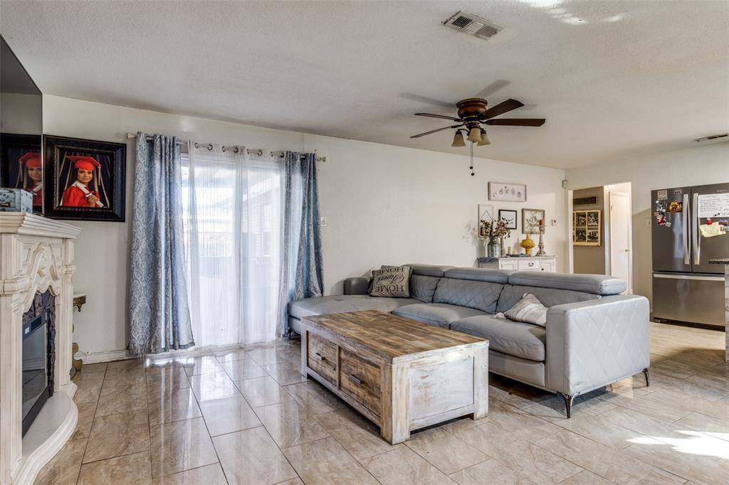 Dallas, TX 75217,10523 Castlerock Drive